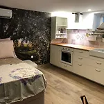 Pod Room, Free Parking Appartement