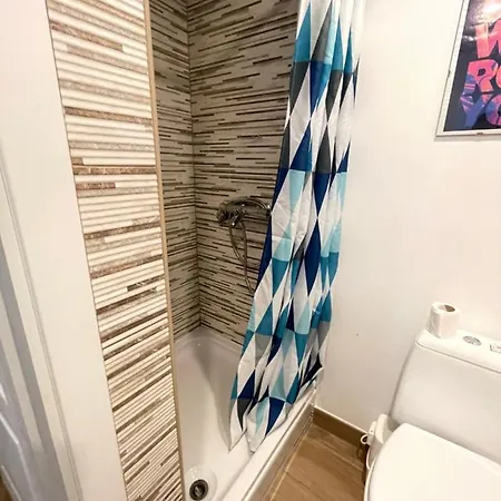 Apartment Pod Room, Free Parking *