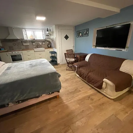 Daire Pod Room, Free Parking