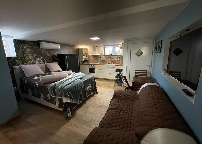 Pod Room, Free Parking * زادار